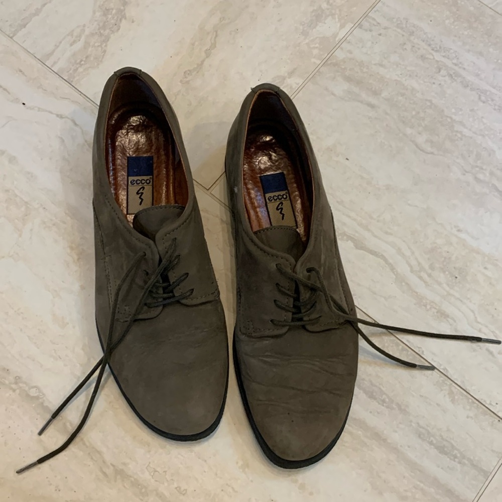Ecco Women’s Olive Green Suede Oxford Lace-Up Shoes